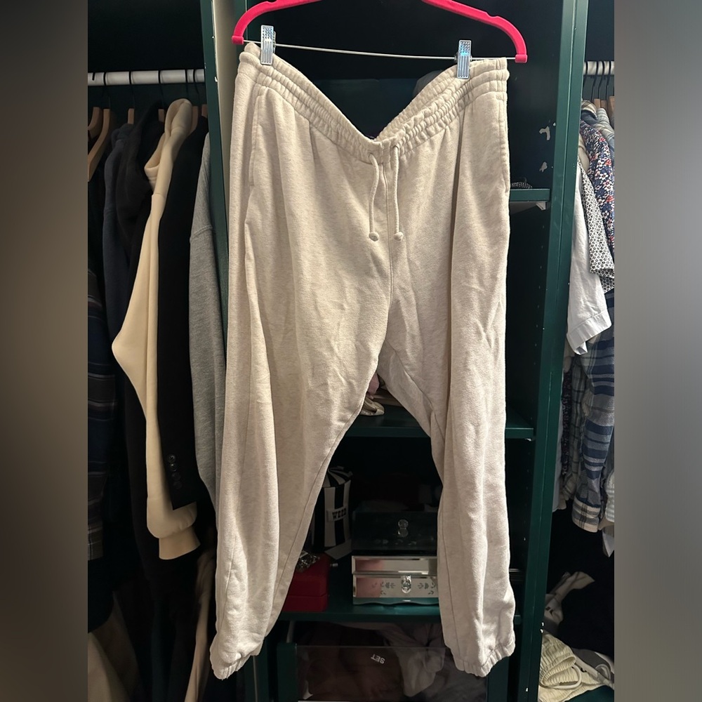 Aritzia sweats